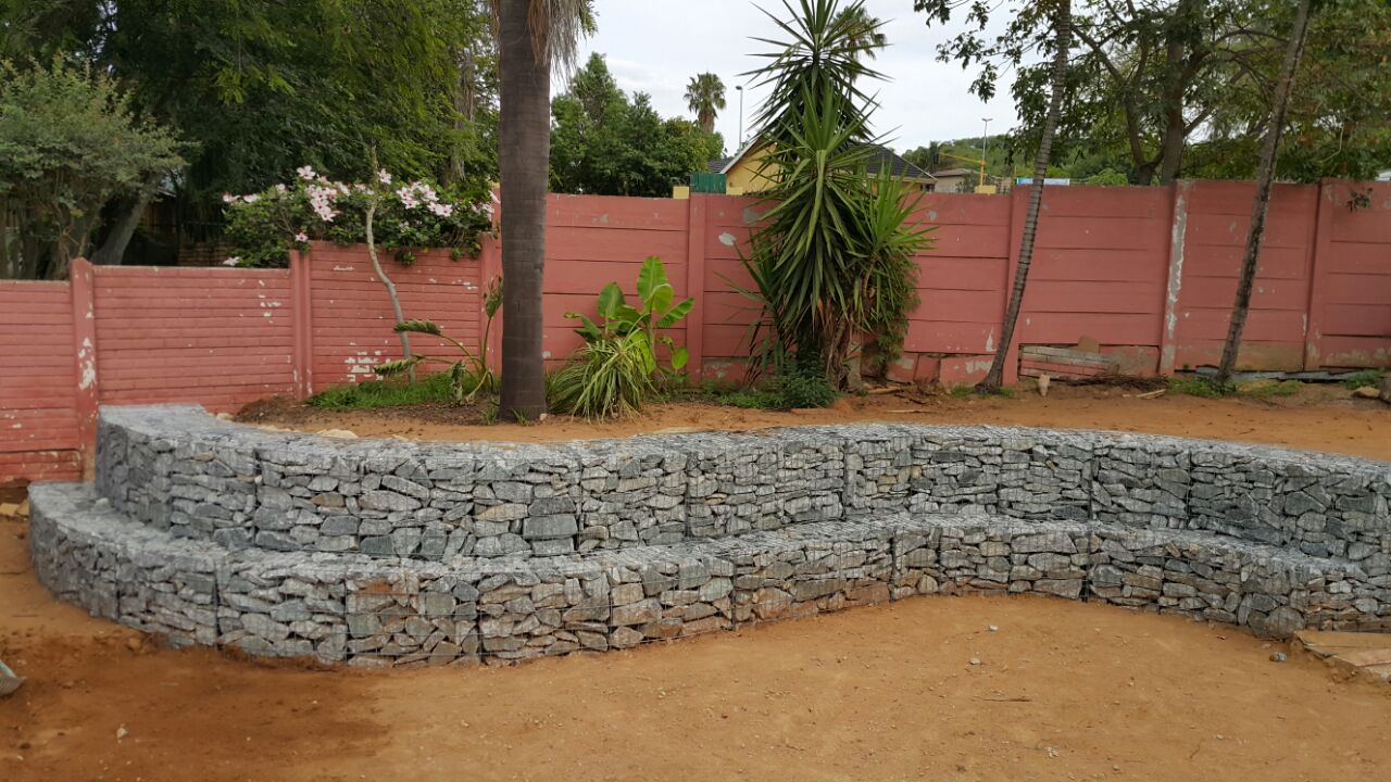 Garden Contour Wall