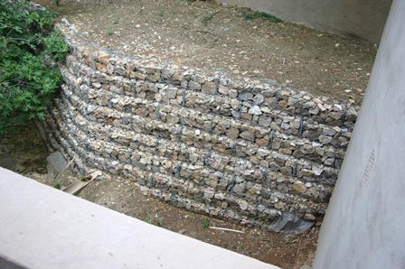 Gab - Blocks_Garden Wall