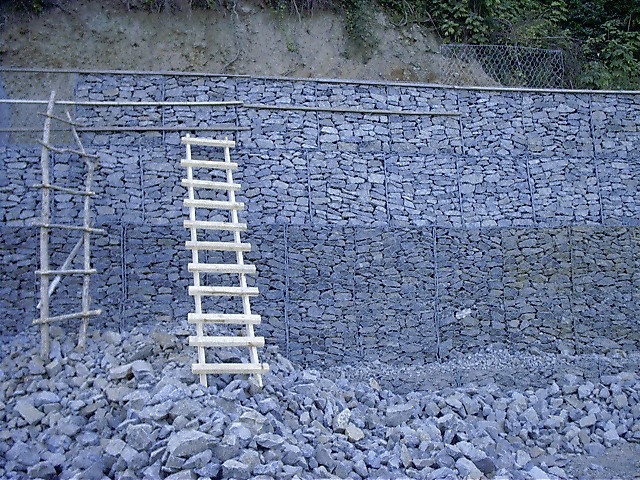 Gabion Rock Supply_Ladders To Reach Second And Third Lay For Infill