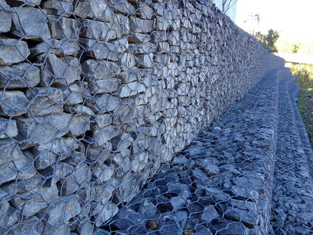 Gabion and River Mattress_Tigervall Ct River Wall